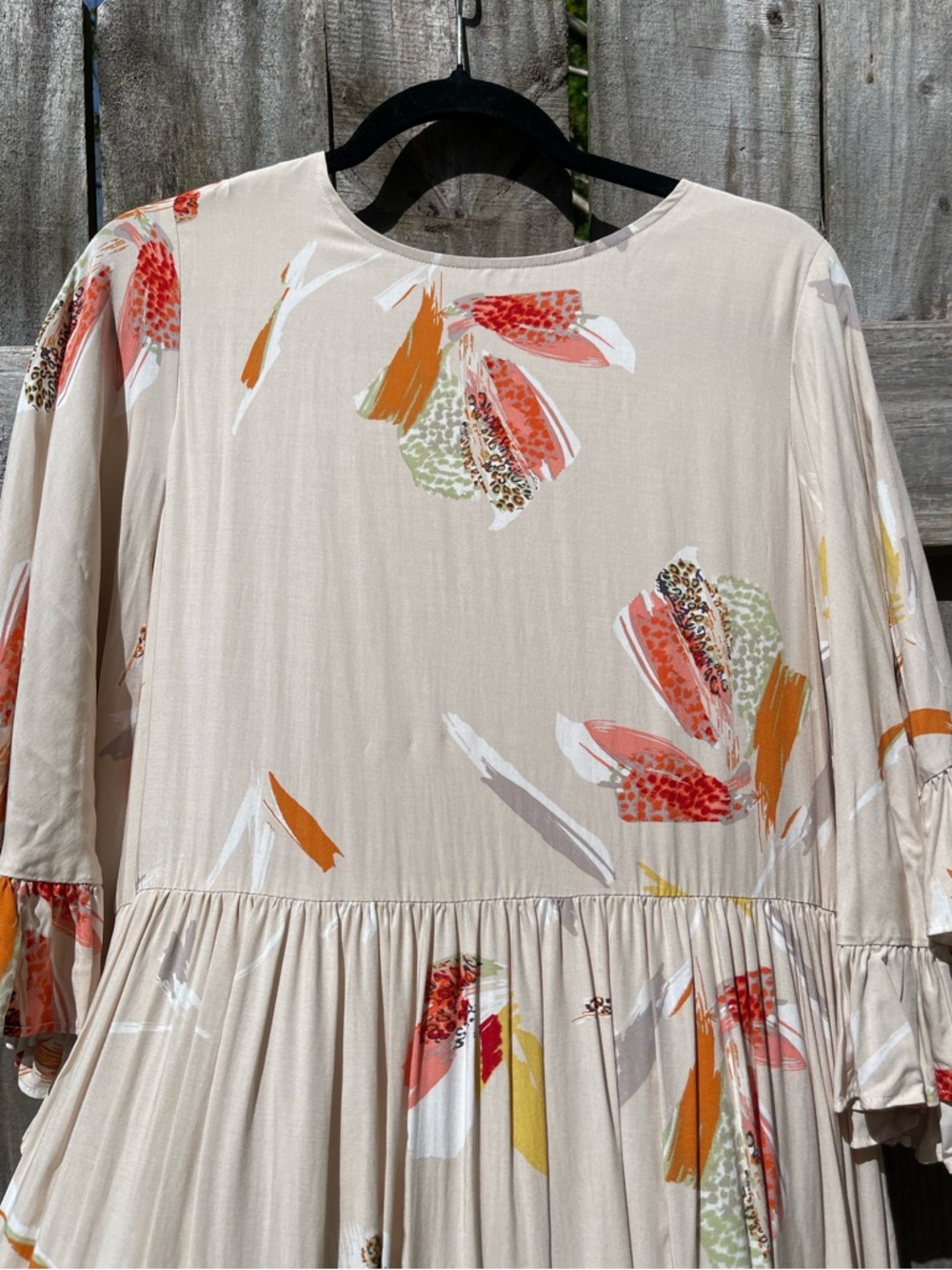 Caramela Cream Dress with Red-Orange Floral Accent NWT Sz M - Picture 2 of 13
